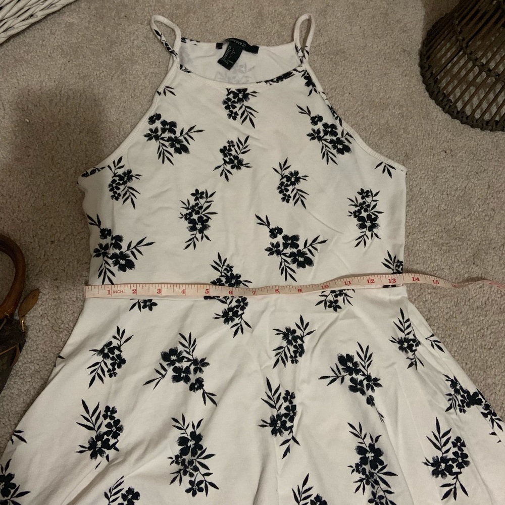 Dress - Picture 3 of 5